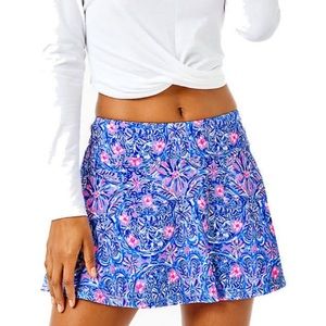 NWOT Lilly Pulitzer Blue Peri TAKIN IT EASY AILA SKORT
Luxletic Active small